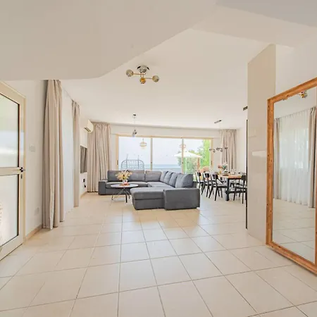Telmar Royal Sea View Holiday home *