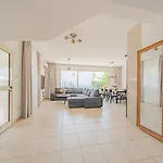 Telmar Royal Sea View Holiday home *